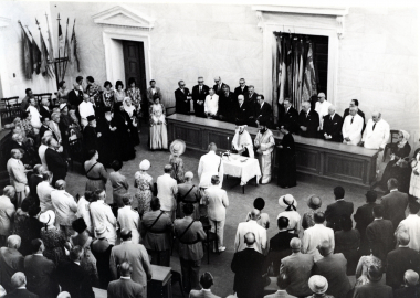 Στιγμιότυπο από τον αγιασμό στα εγκαίνια του Μουσείου το 1962